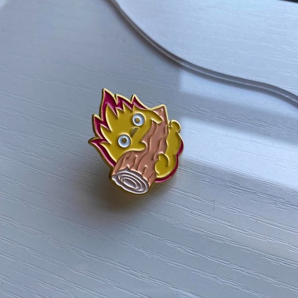 Fire Log Cute Pin - Picture 3 of 3